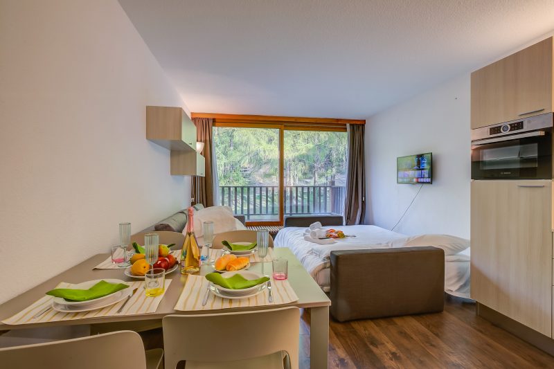 Studio La Finestra Sulle Piste with Balcony and Garage