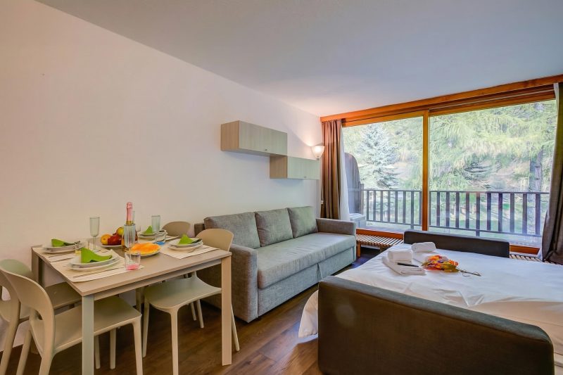 Studio La Finestra Sulle Piste with Balcony and Garage