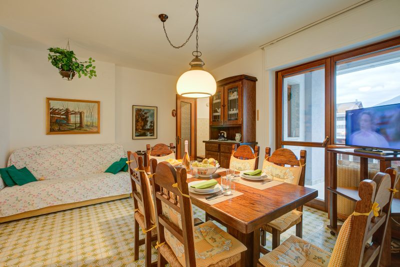 Appartamento Vista Alta with Balcony for 5