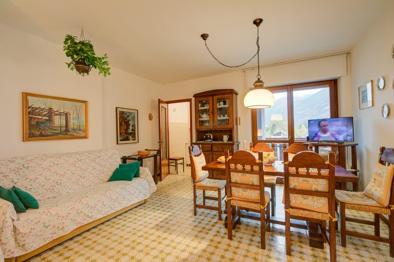 Appartamento Vista Alta with Balcony for 5