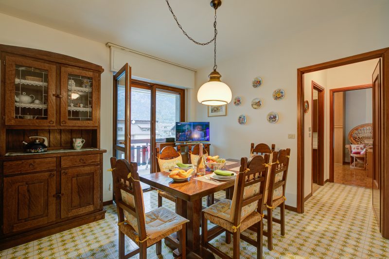 Appartamento Vista Alta with Balcony for 5