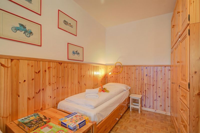 Appartamento Vista Alta with Balcony for 5