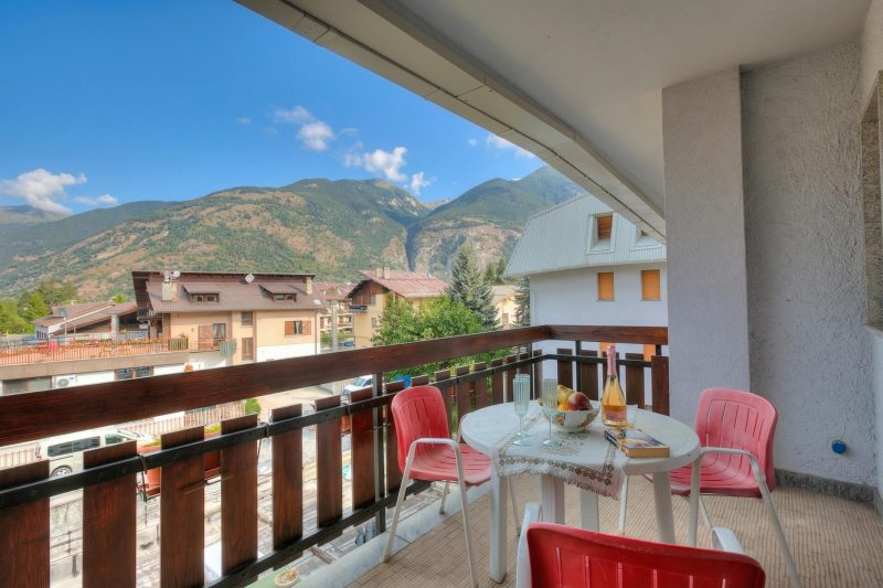 Appartamento Vista Alta with Balcony for 5
