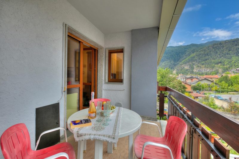 Appartamento Vista Alta with Balcony for 5