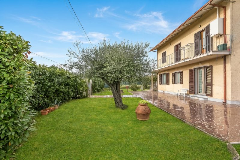Casa Nadia 1.2 Km from Sea with Terrace & Parking