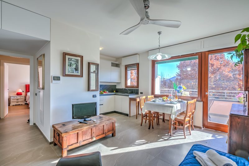 Appartamento Residenza Chiara: Sunny Balcony and Mountain View