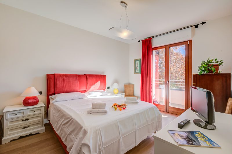 Appartamento Residenza Chiara: Sunny Balcony and Mountain View