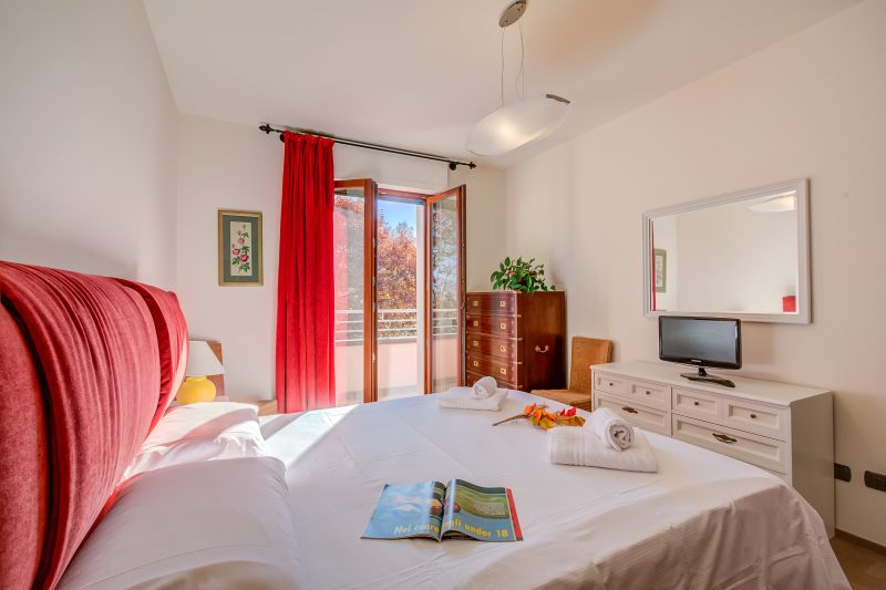Appartamento Residenza Chiara: Sunny Balcony and Mountain View