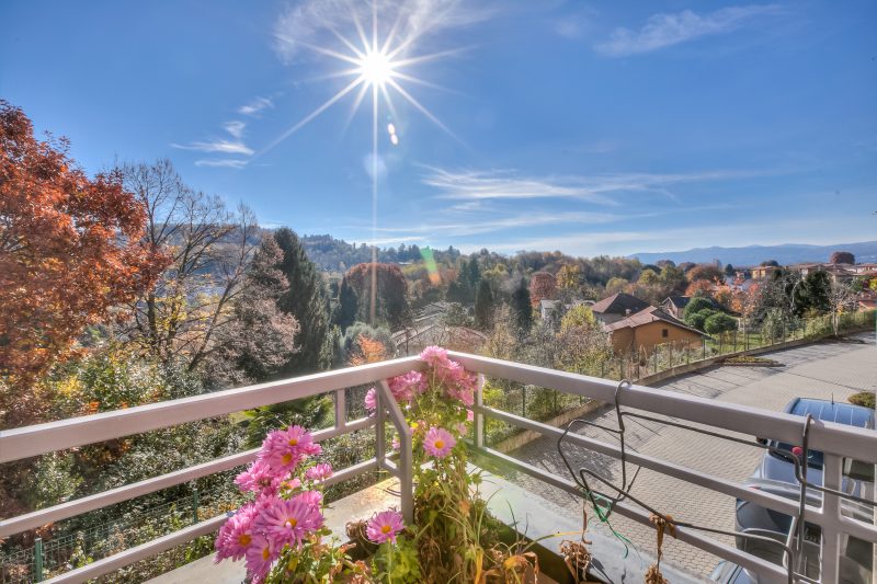 Appartamento Residenza Chiara: Sunny Balcony and Mountain View