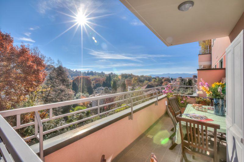 Appartamento Residenza Chiara: Sunny Balcony and Mountain View
