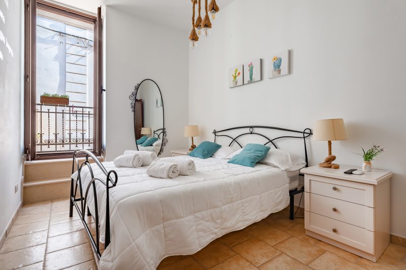 Helios Room 1