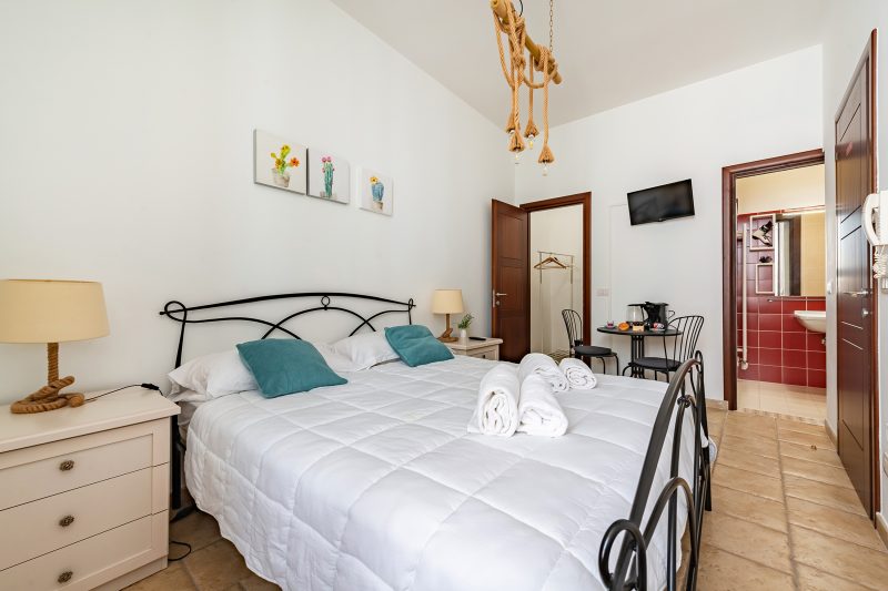 Helios Room 1