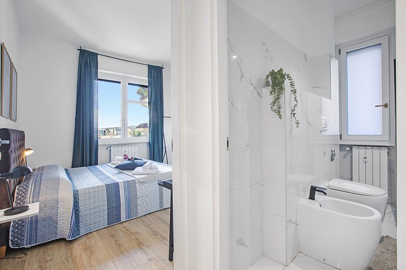 Specchio Di Cielo: Apartment with Terrace and AC Arona Center