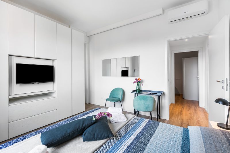 Specchio Di Cielo: Apartment with Terrace and AC Arona Center