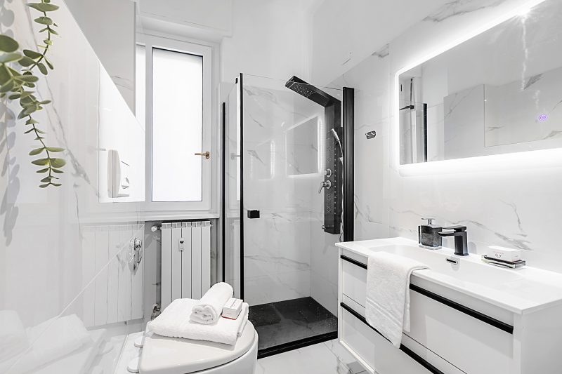 Specchio Di Cielo: Apartment with Terrace and AC Arona Center