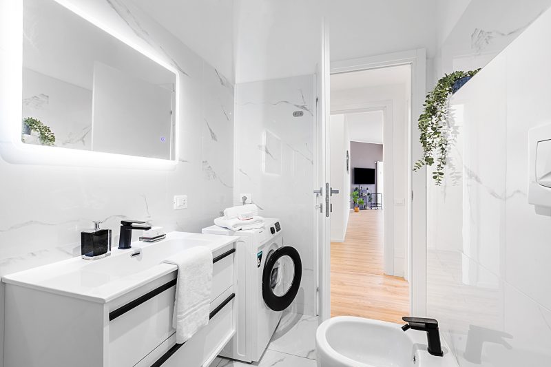 Specchio Di Cielo: Apartment with Terrace and AC Arona Center