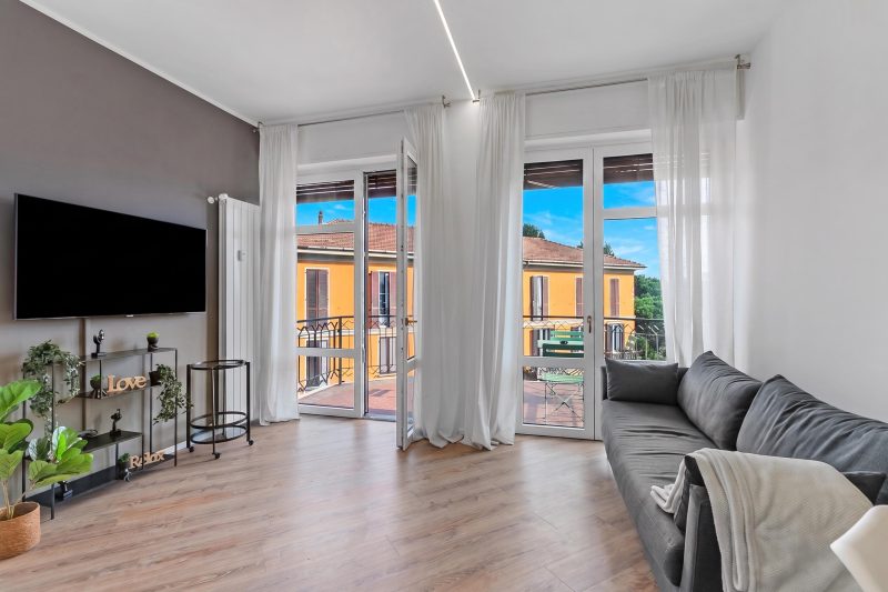 Specchio Di Cielo: Apartment with Terrace and AC Arona Center