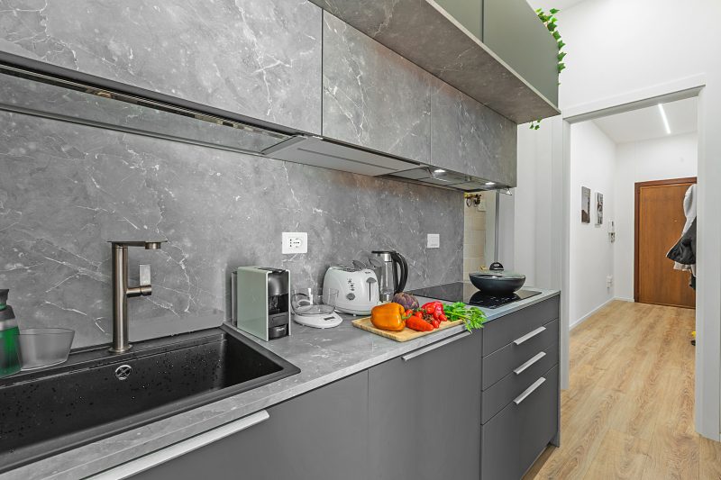 Specchio Di Cielo: Apartment with Terrace and AC Arona Center