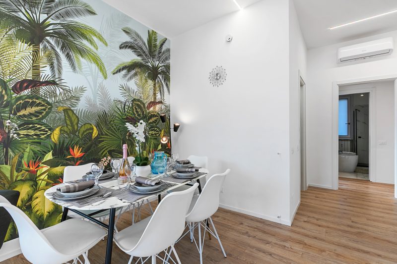 Specchio Di Cielo: Apartment with Terrace and AC Arona Center