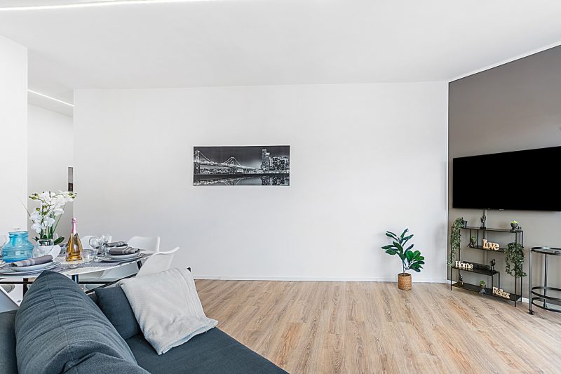Specchio Di Cielo: Apartment with Terrace and AC Arona Center