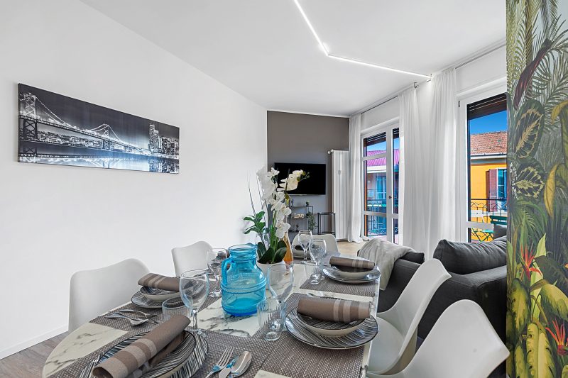 Specchio Di Cielo: Apartment with Terrace and AC Arona Center