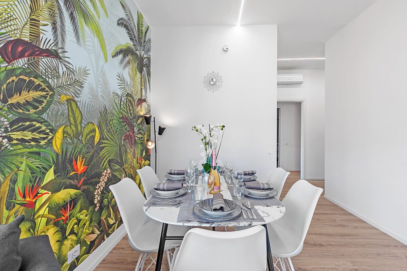Specchio Di Cielo: Apartment with Terrace and AC Arona Center