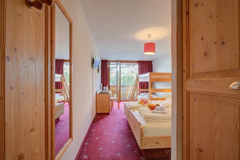 Family Rooms With Balcony