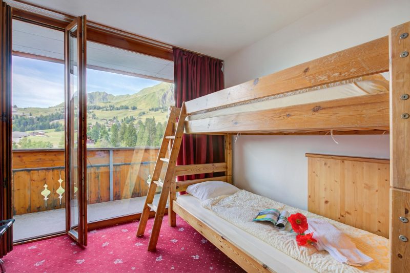 Family Rooms With Balcony