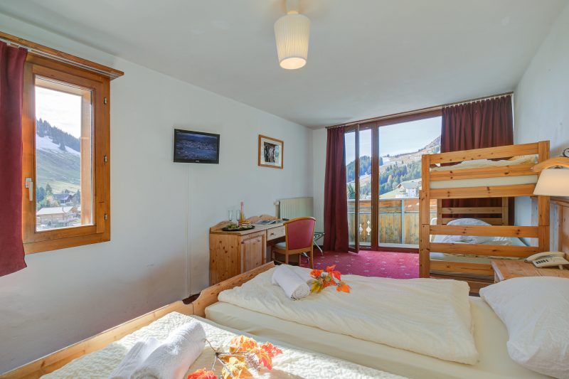 Hotel Relais Alpin Family Room Balcony15 240