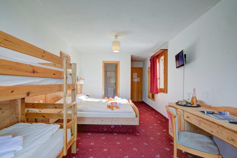 Hotel Relais Alpin Family Room Balcony15 240