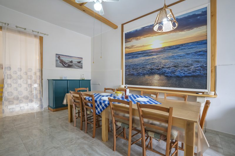 Brezza Apartment with Terrace Near The Sea