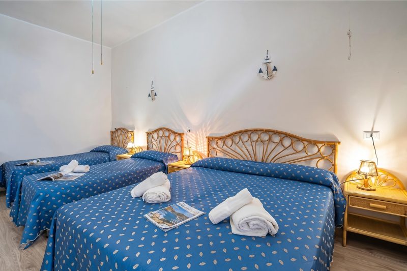 Brezza Apartment with Terrace Near The Sea