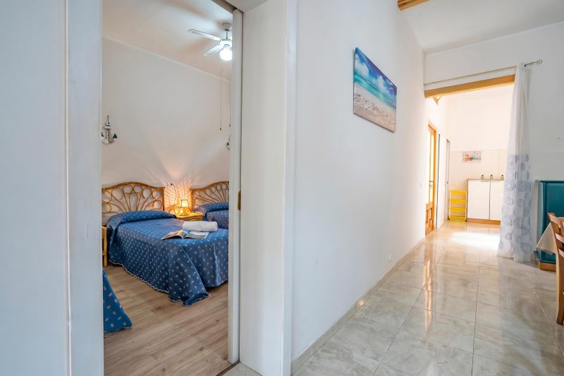 Brezza Apartment with Terrace Near The Sea