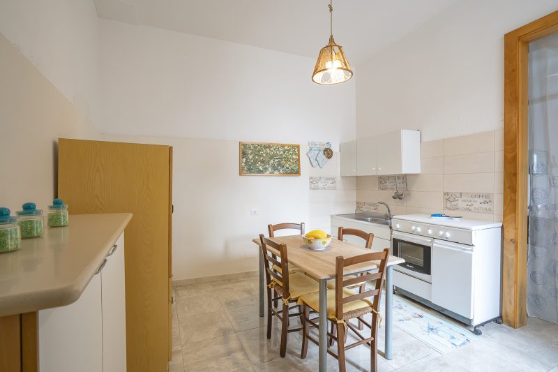 Brezza Apartment with Terrace Near The Sea