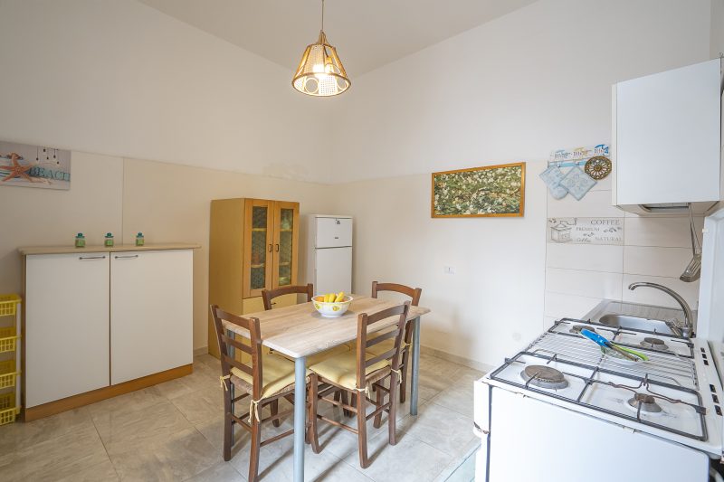 Brezza Apartment with Terrace Near The Sea
