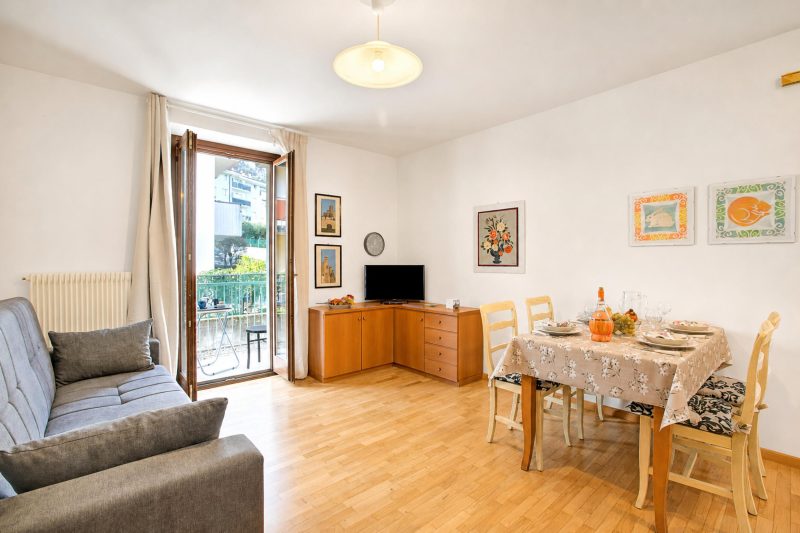 Ardaro 1 - Riva del Garda Apartment with 2 Balconies