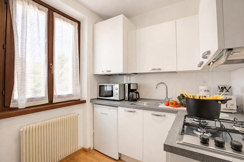 Ardaro 1 - Riva del Garda Apartment with 2 Balconies