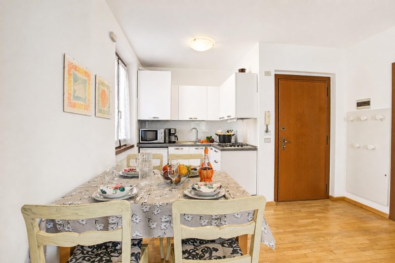 Ardaro 1 - Riva del Garda Apartment with 2 Balconies