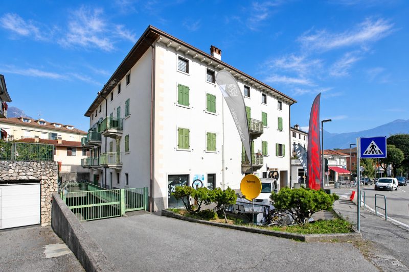 Ardaro 1 - Riva del Garda Apartment with 2 Balconies