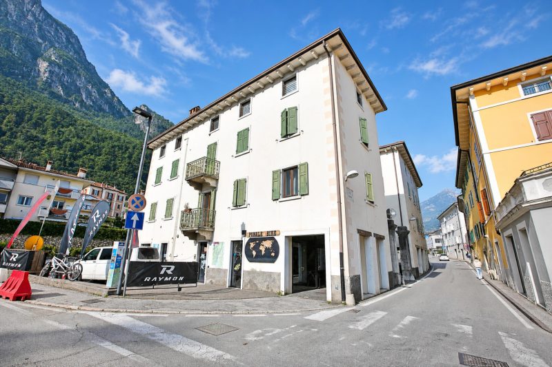 Ardaro 1 - Riva del Garda Apartment with 2 Balconies