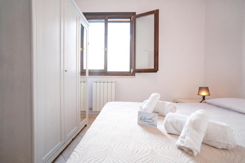Casa Pascoli with Veranda Dining near Sandy Beach