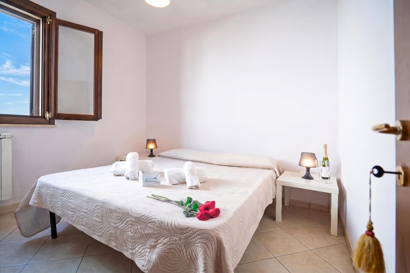 Casa Pascoli with Veranda Dining near Sandy Beach