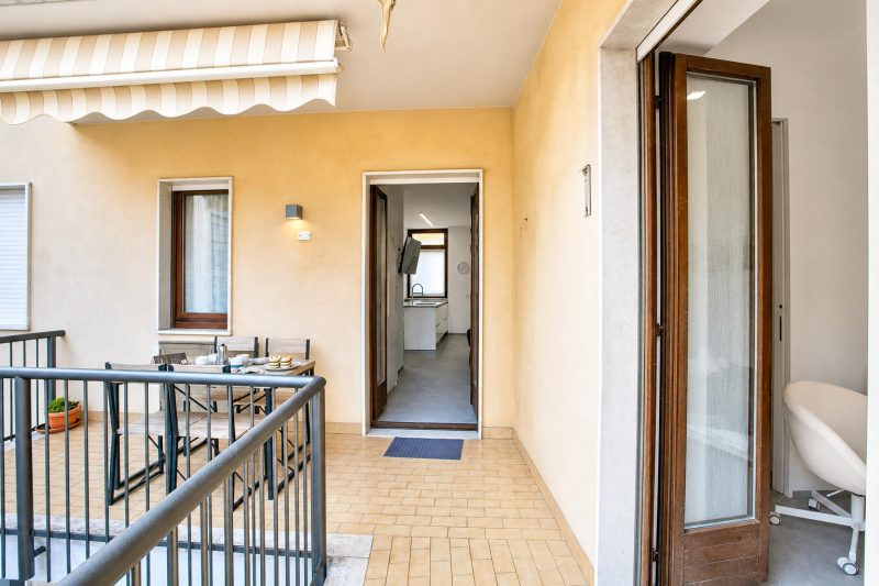 Quiet Oasis In Riva Heart with Balcony Dining
