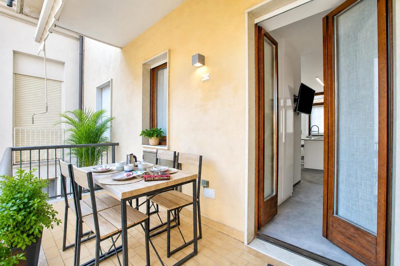 Quiet Oasis In Riva Heart with Balcony Dining