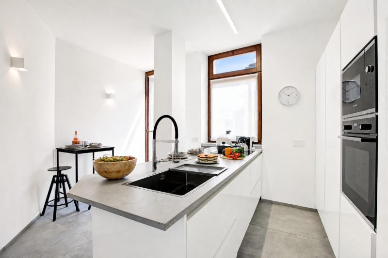 Quiet Oasis In Riva Heart with Balcony Dining