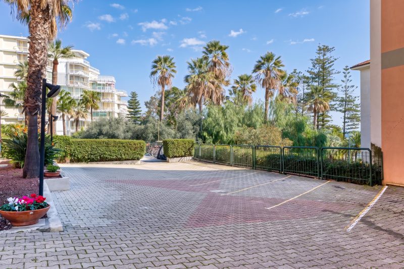 Imperiale Residence Bilocale with Terrace and A/C