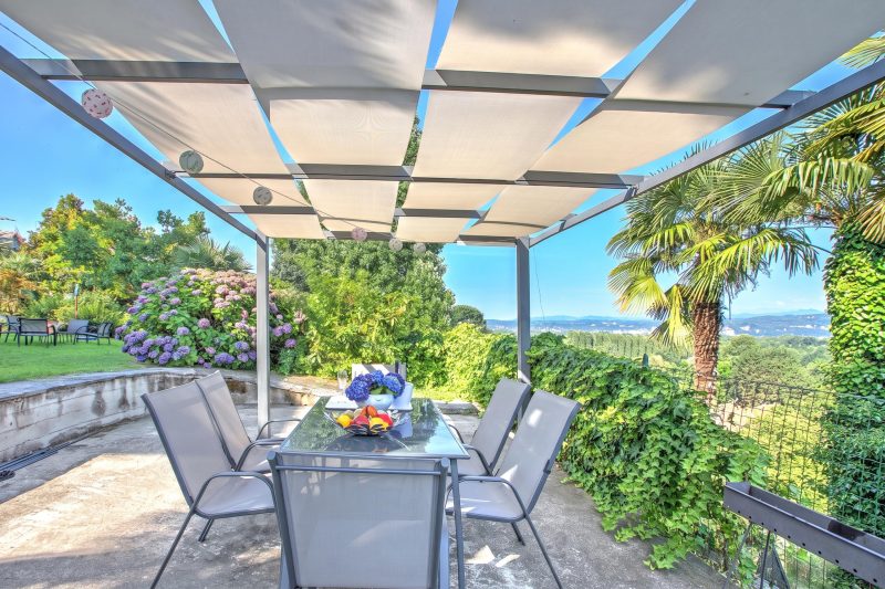 Villa La Rocca: Mountain and Lake Maggiore View