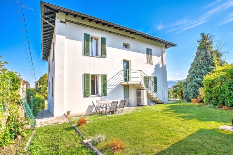 Villa La Rocca: Mountain and Lake Maggiore View