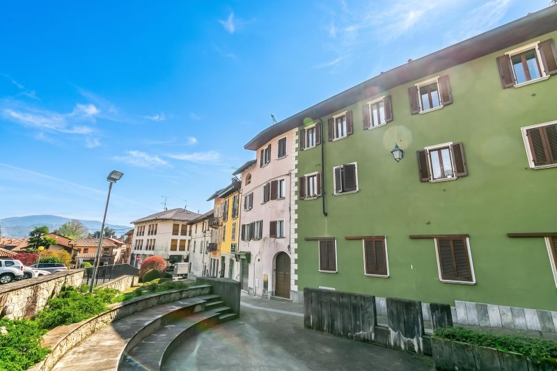 Old Pella: 100m to Lake Orta, Terrace and Views