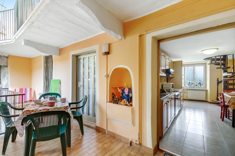 Old Pella: 100m to Lake Orta, Terrace and Views